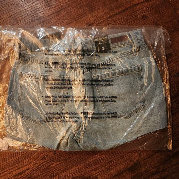 BLANKNYC Barrow Vintage High Rise Short - Read My Lips Size 28 (6) - Picture 5 of 7